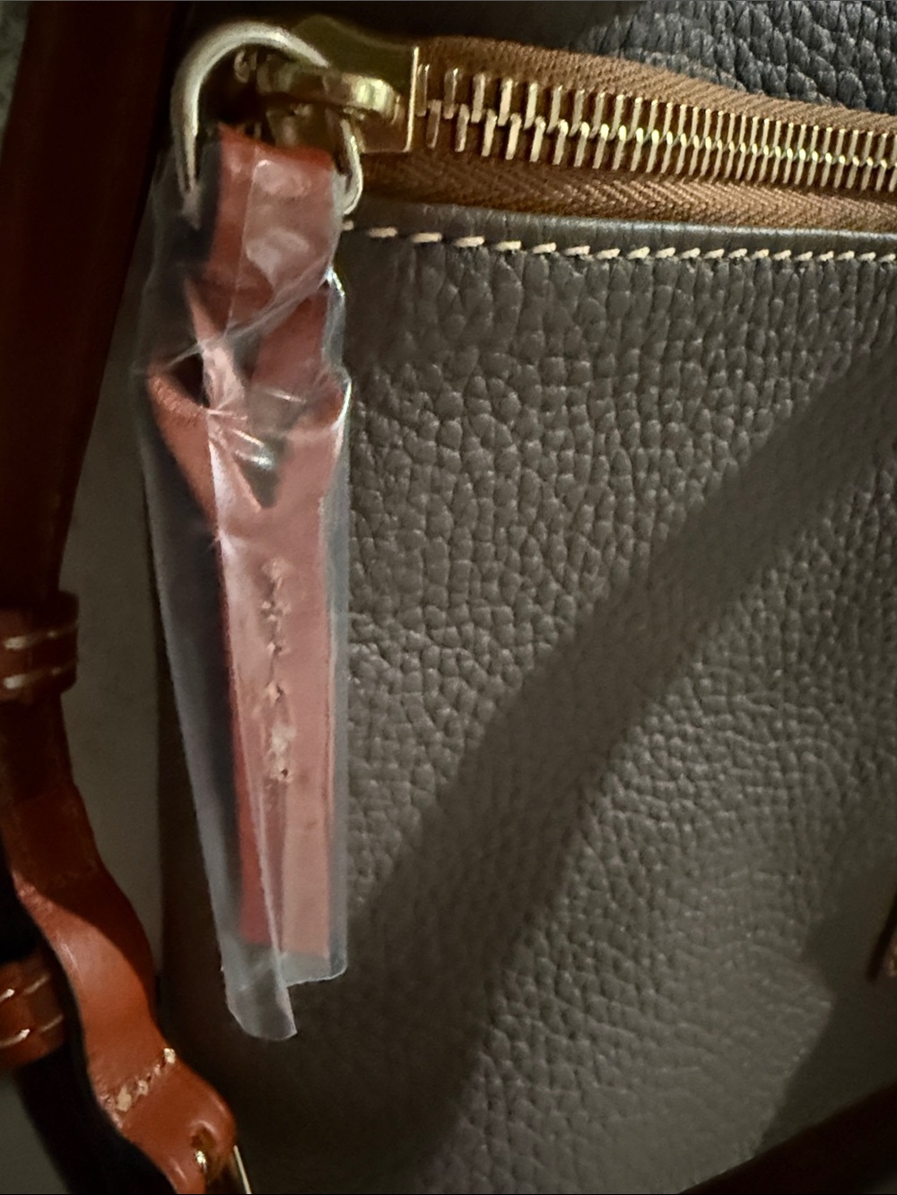 Dooney & Bourke Pebble Grain Crossbody Bag with matching wallet - Picture 2 of 10